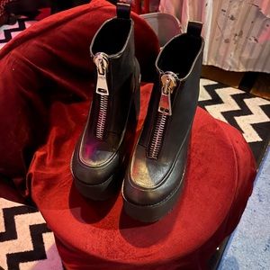 Current mood zip up ankle chunky heel boot